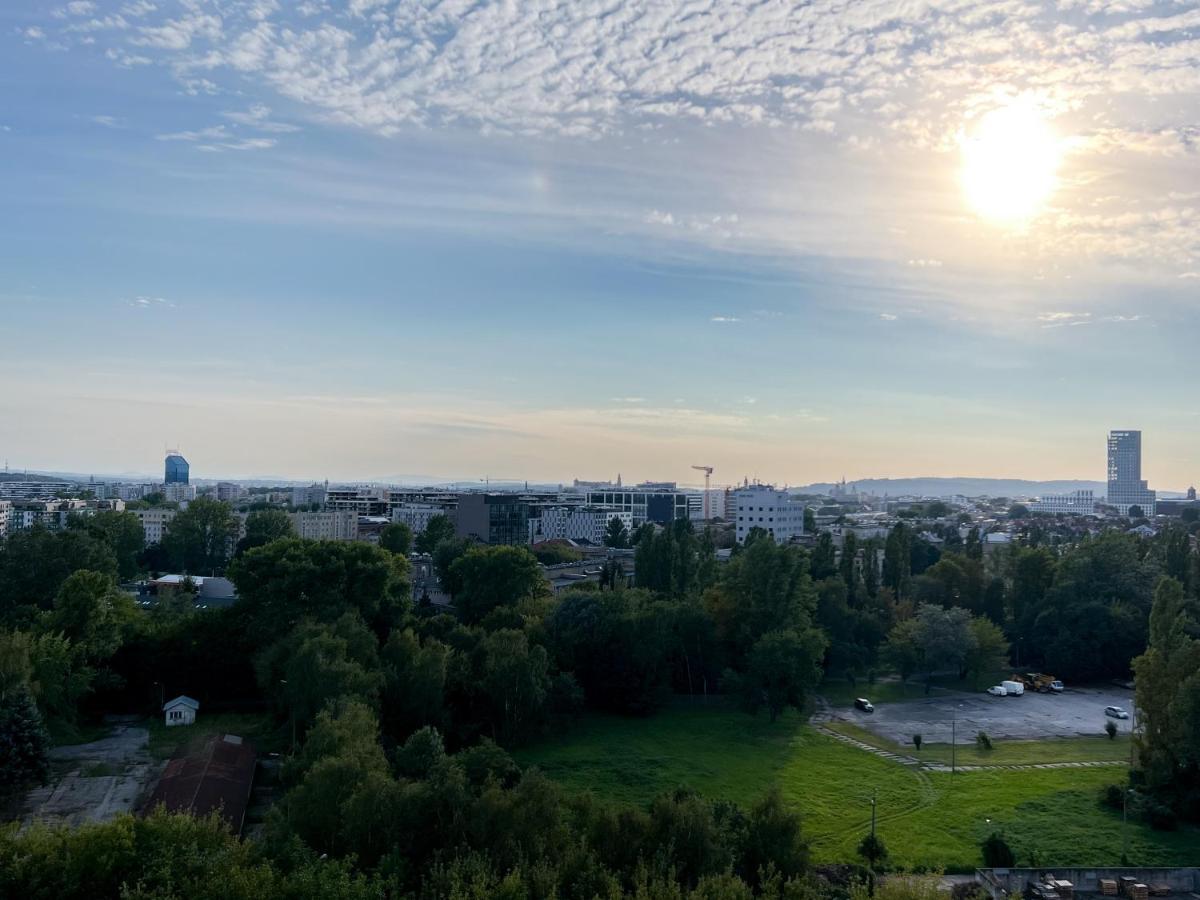12 Floor Mogilska Tower Daire Krakow Dış mekan fotoğraf